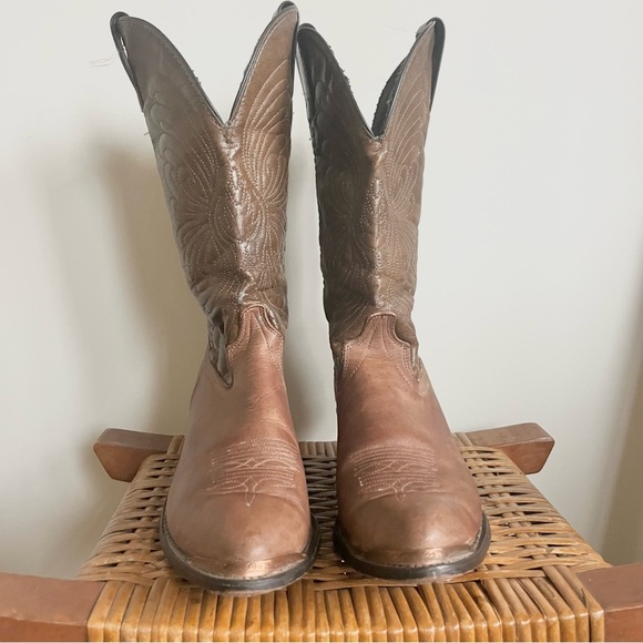 Laredo Women’s Brown Leather Pointed Toe Western Cowgirl Boots Metal Toe Trim 9M - Picture 6 of 15